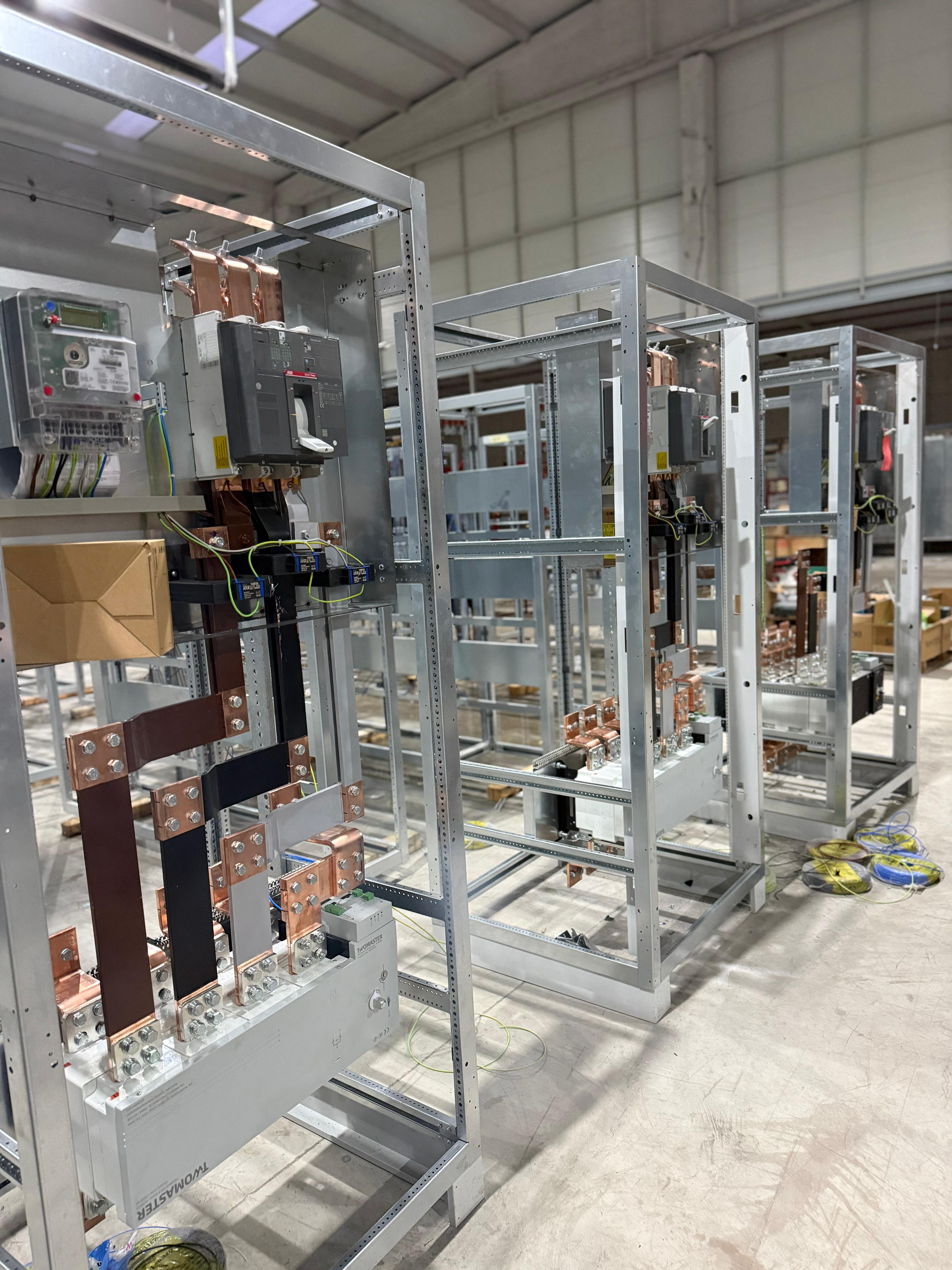 Transfer Panoları (ATS): Kesintisiz Enerji ve Otomatik Jeneratör Çözümleri